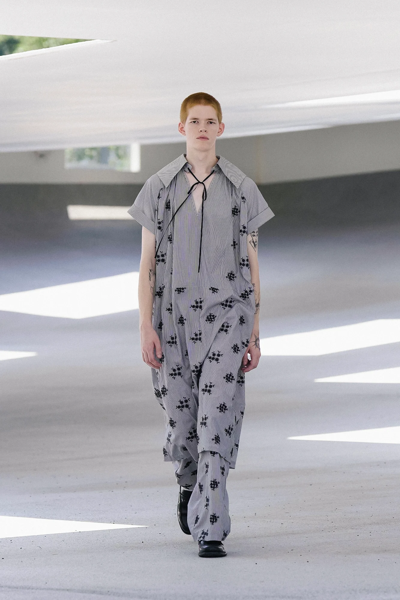 FLOWER BIG COLLAR DRESS